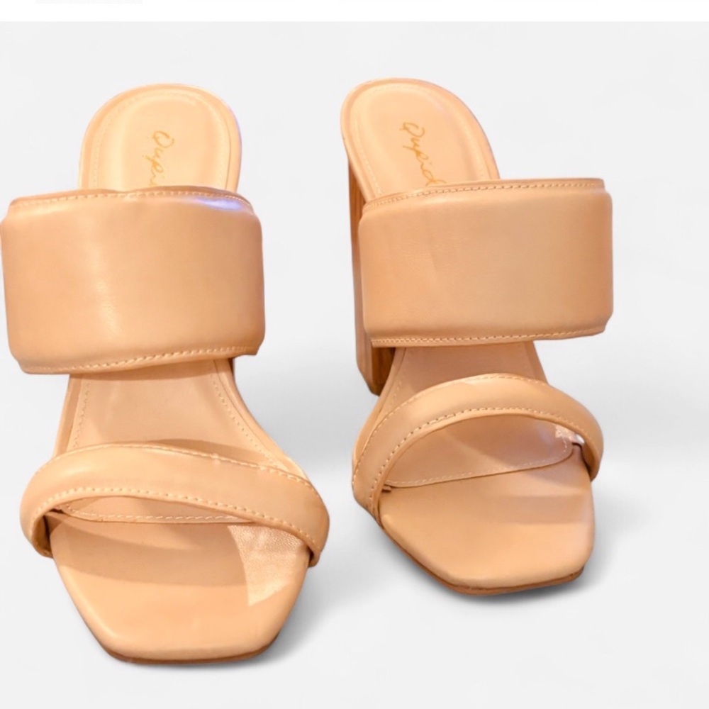 Qupid Chic Tan Women's Chunky Heels